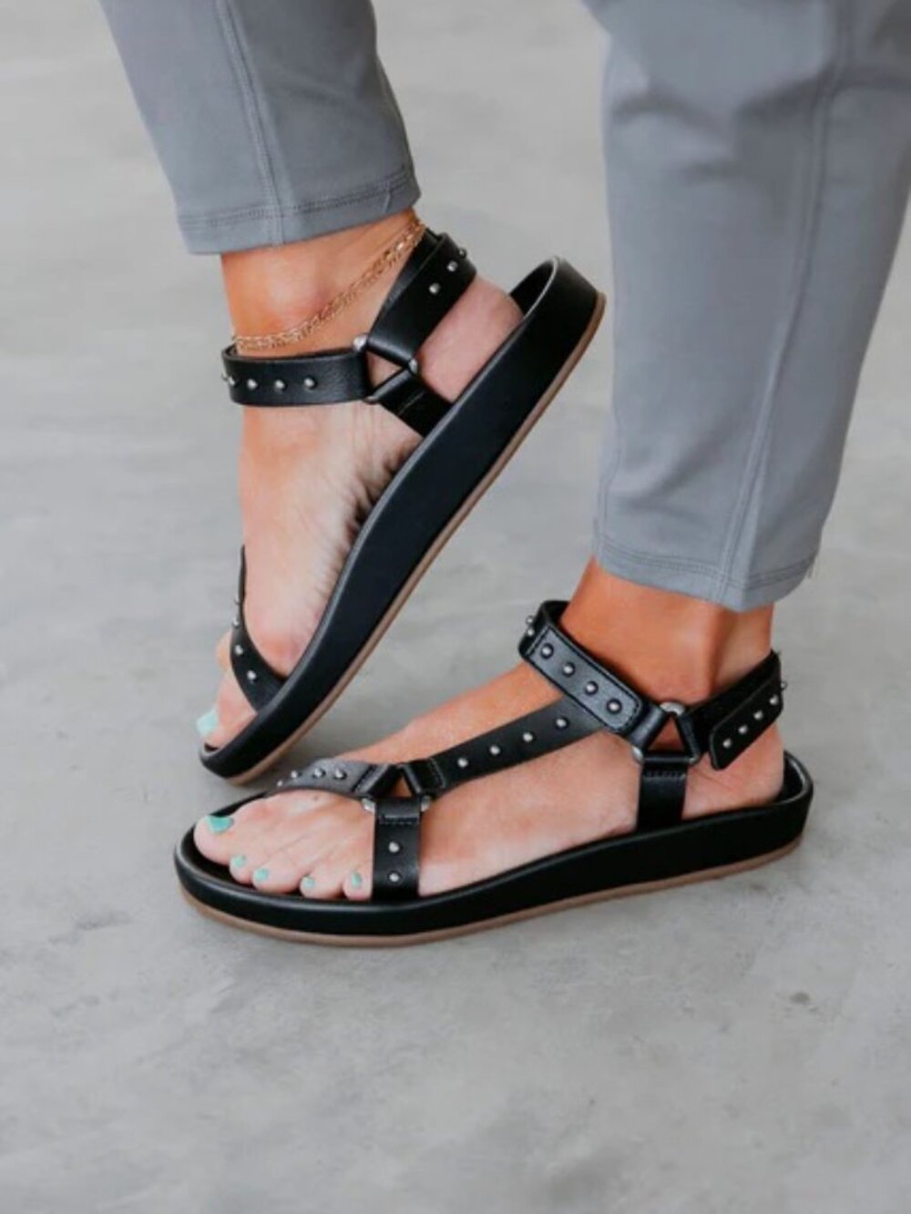 NWT! MIA Zaria Black Studded T-Strap Sandals